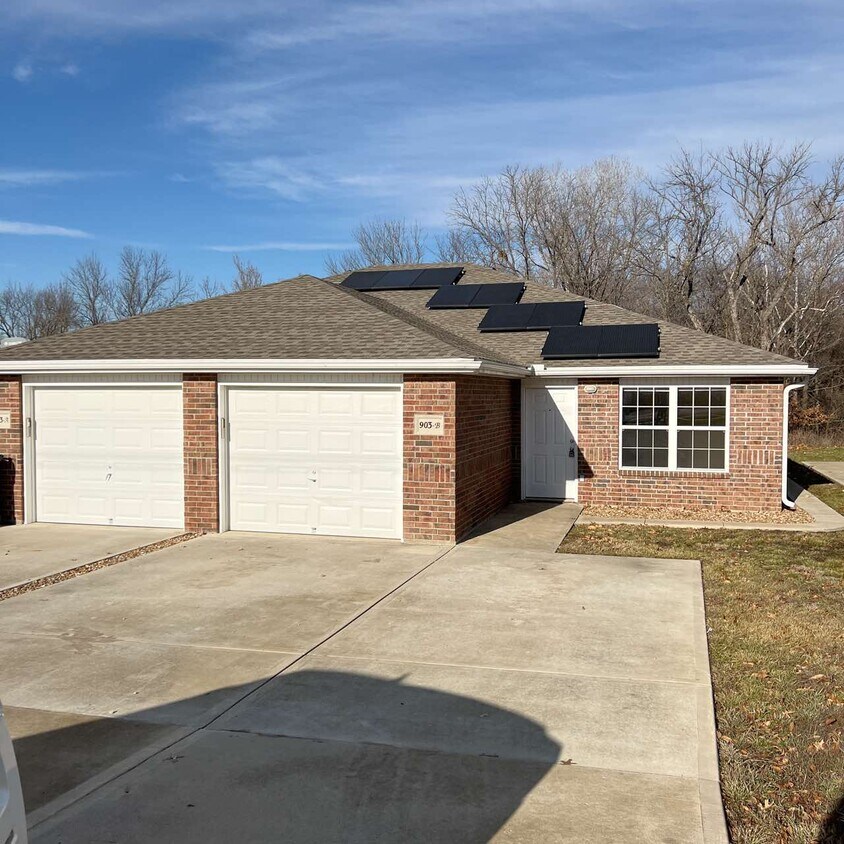 903 W Gay St, Warrensburg, MO 64093 Townhome Rentals in Warrensburg