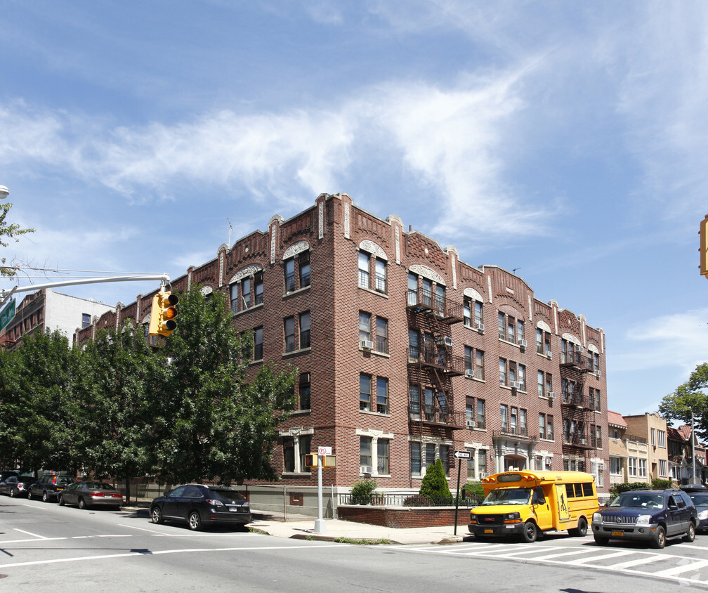 Building Photo - 349 Crown Street Apartments