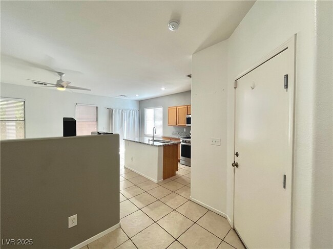Foto del edificio - 8074 Kings Ransom St