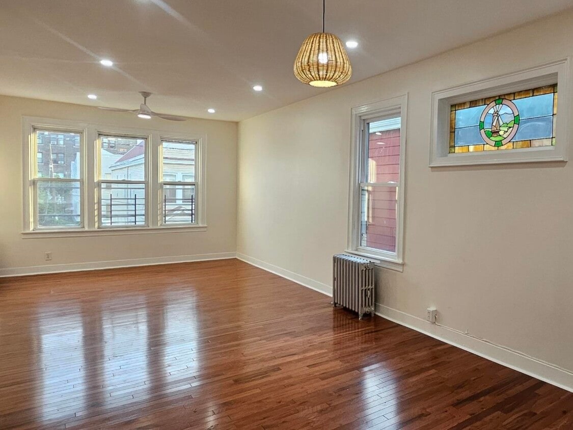 Primary Photo - 151 W 33rd St
