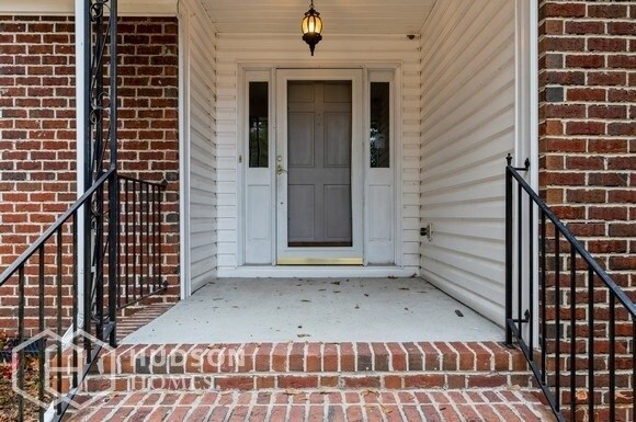 Building Photo - 845 Red Cedar Ln