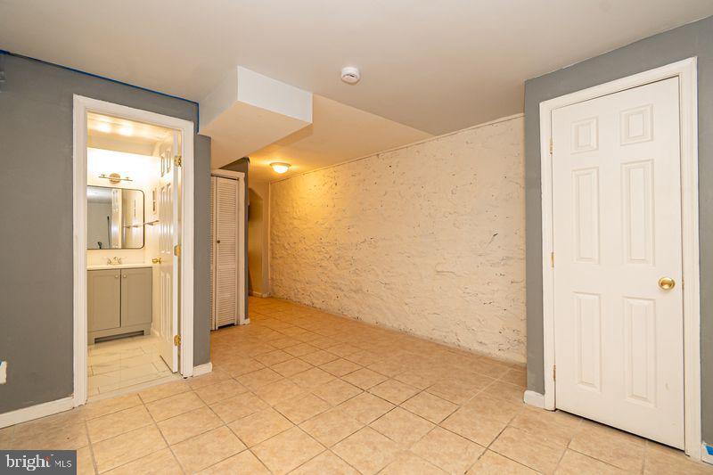 Foto principal - 307 E 25th St