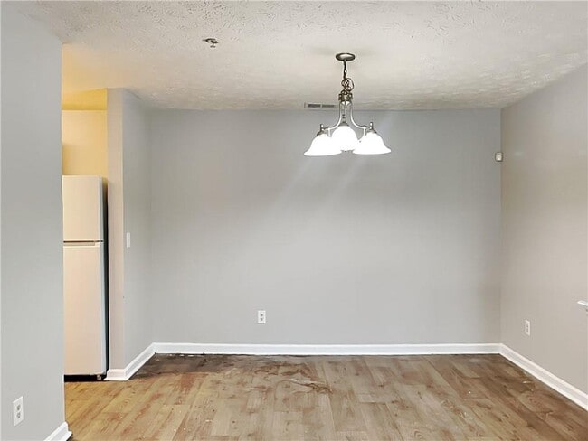 Building Photo - 8304 Fairington Village Dr