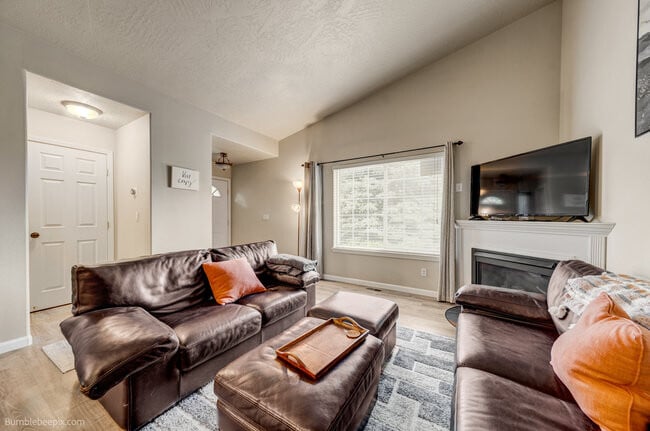 Building Photo - 931 N Goldenrod Ct