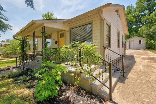 Building Photo - 3002 Cherrywood Rd