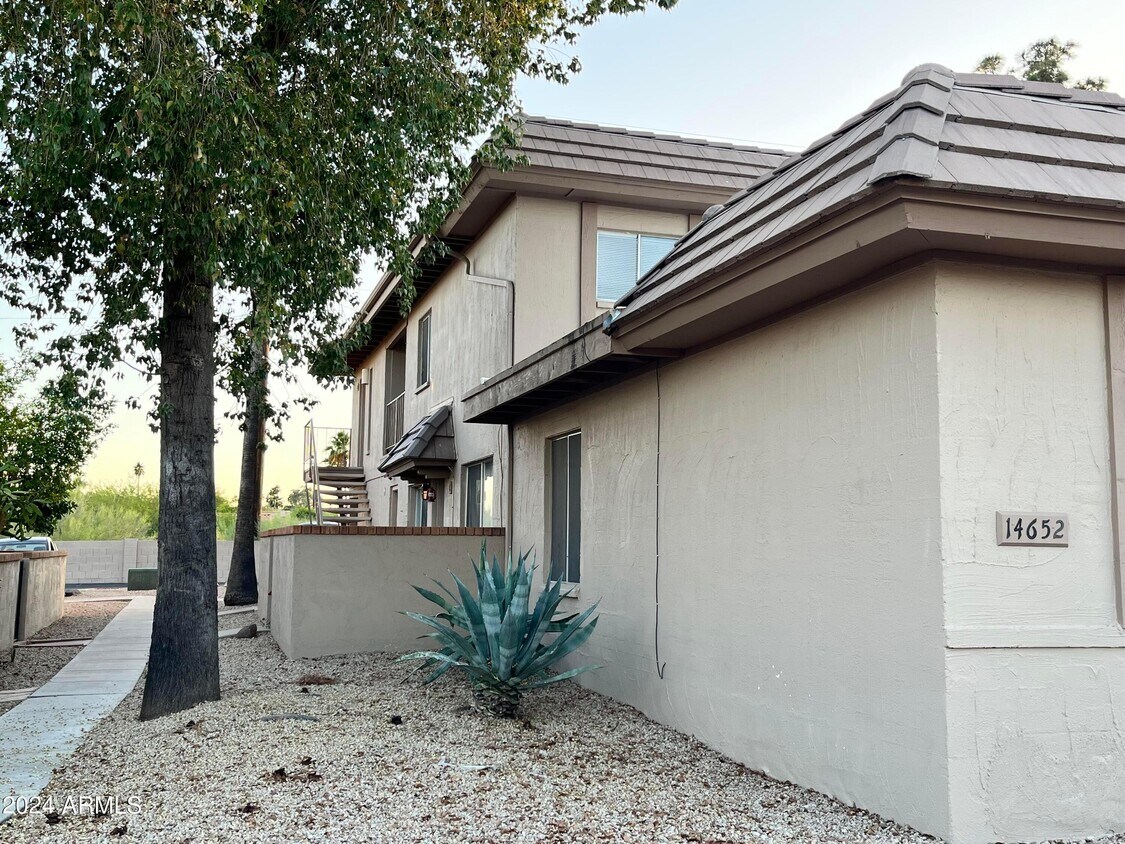 Primary Photo - 14652 Yerba Buena Way