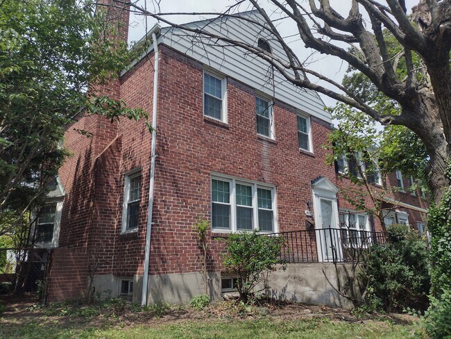Foto del edificio - 8112 Glen Gary Rd