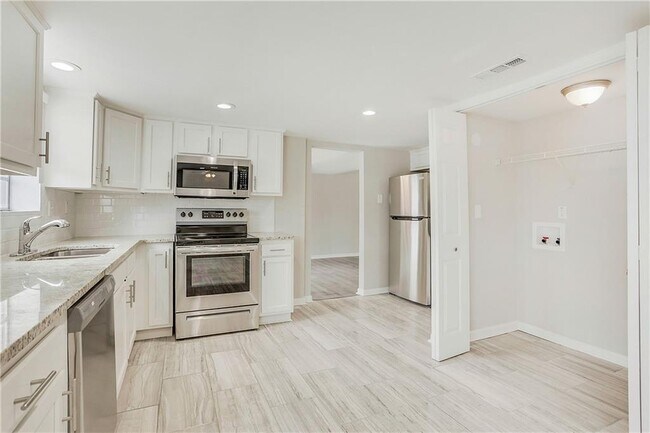 Building Photo - 6307 Saddlewood Ct