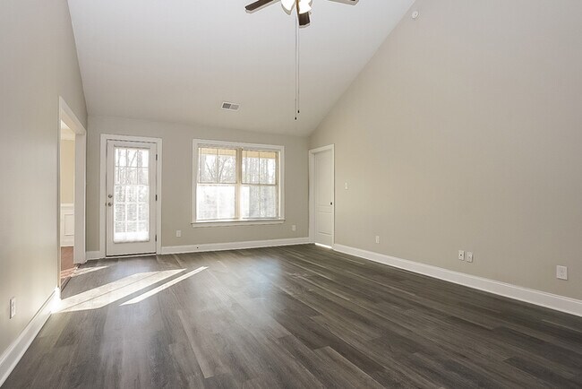 Building Photo - Spacious 4-Bedroom Home in Martinez, GA