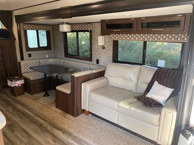 Foto principal - 2528 N Twin Oaks Valley Rd