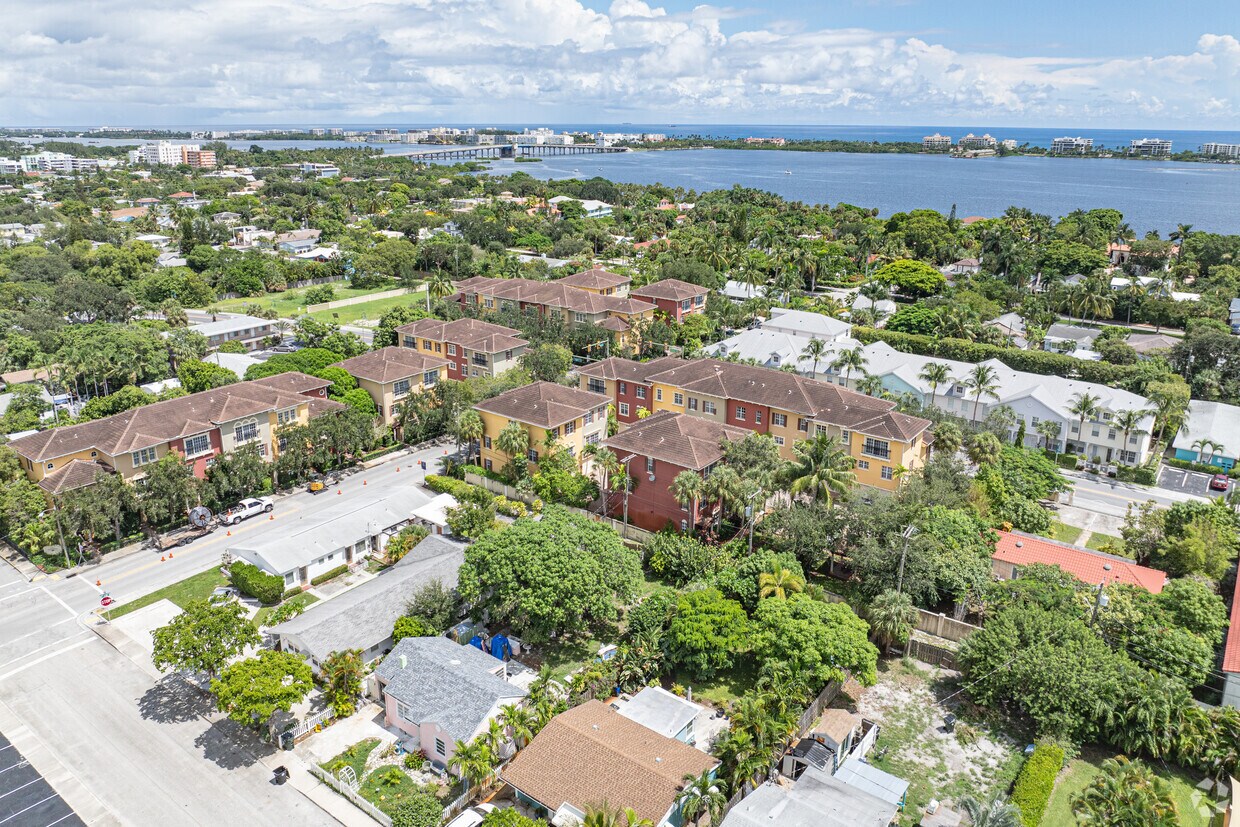 Contexto - Cloisters of Lakeworth