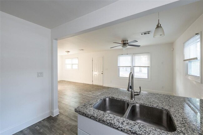 Foto del edificio - 2973 1st Ave SW