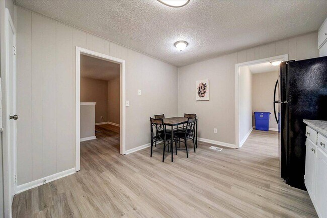 Building Photo - 4474 Cedar Ridge Trail