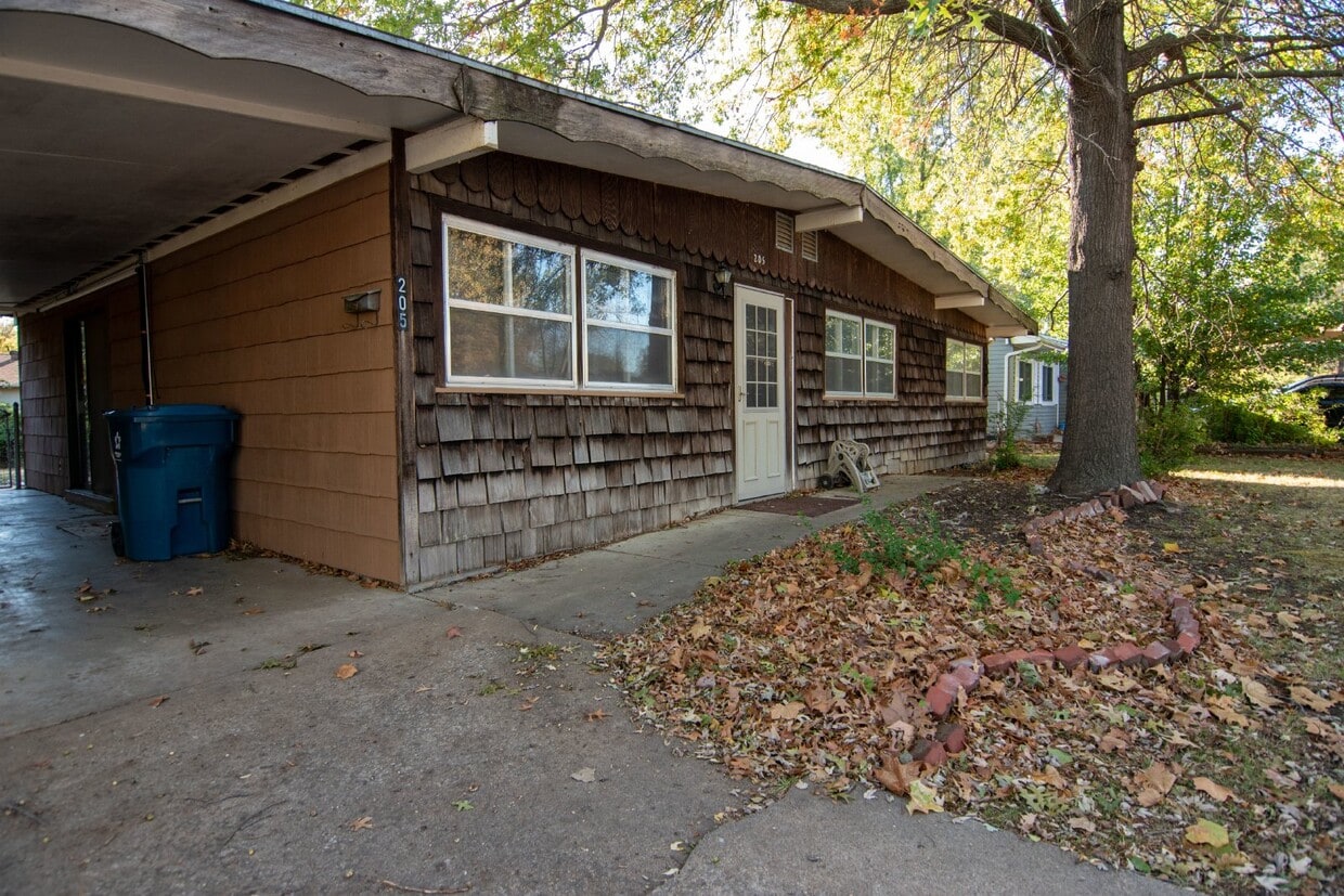 Primary Photo - 3 Bedroom 1 Bath