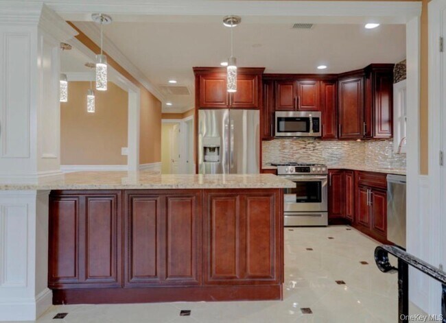 Foto del edificio - 168 Robinwood Ave