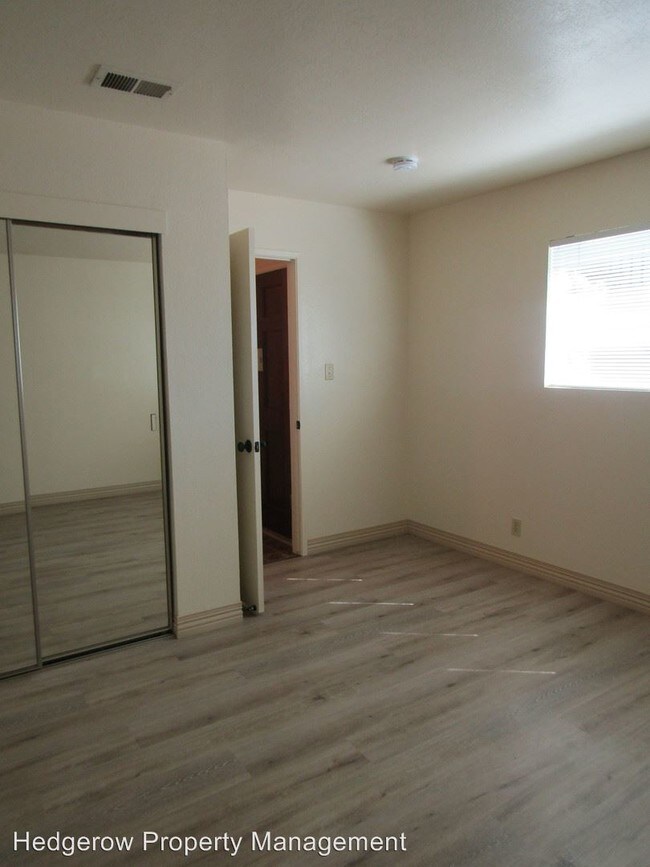 Building Photo - 4064-4074 Byway E