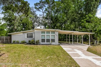 Building Photo - 6703 Cherbourg Ave N