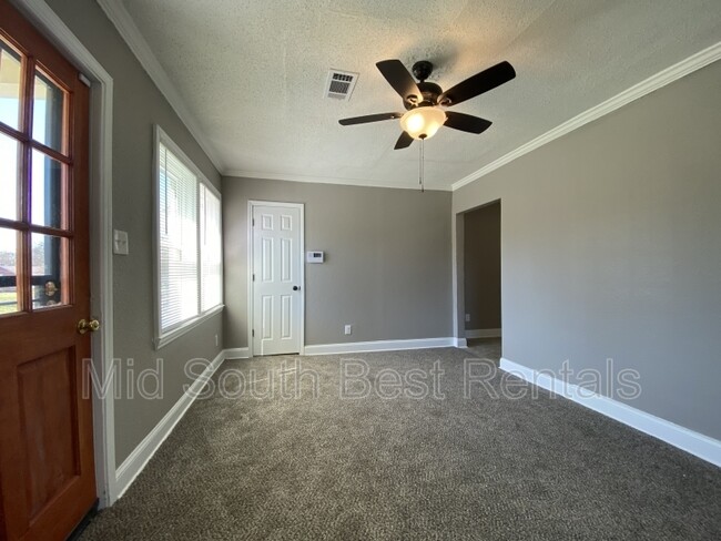 Building Photo - 1332 Chadwick Cir