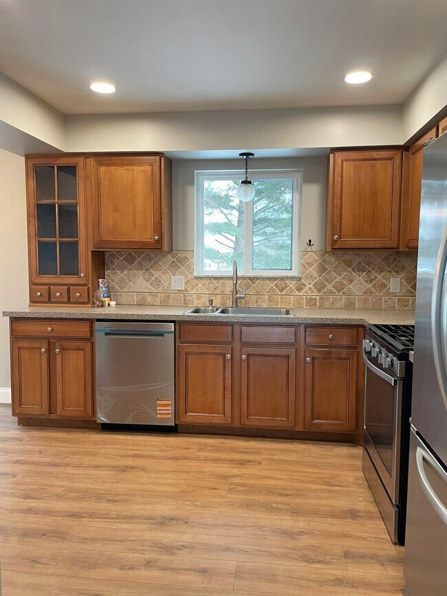 Foto del edificio - 2568 Sun Terrace Dr