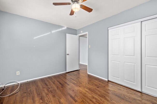 Foto del edificio - 2 Bedroom, 1 Bath Apartment