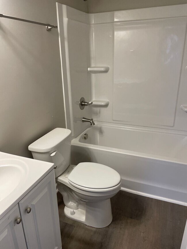 Foto del edificio - 1100 Newport St