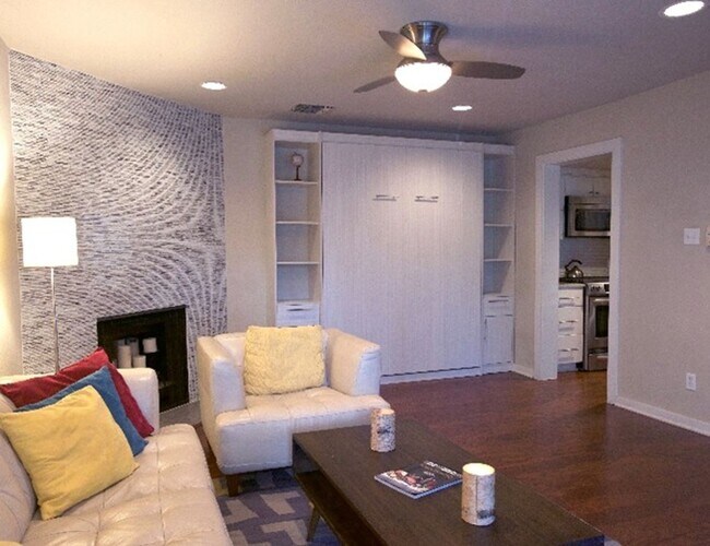 Foto del edificio - Luxury 1 Bed, 1.5 Bath Loft with Balcony & City Views