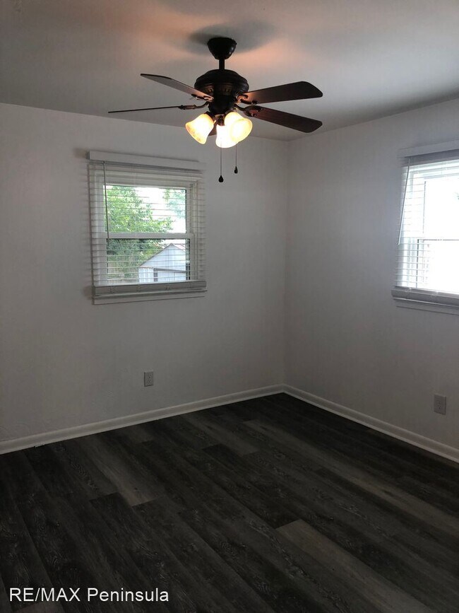 Building Photo - 3 br, 1.5 bath House - 102 Londonshire Ter...