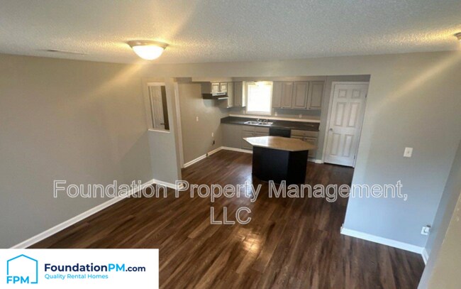 Building Photo - 2921 Normandy Dr