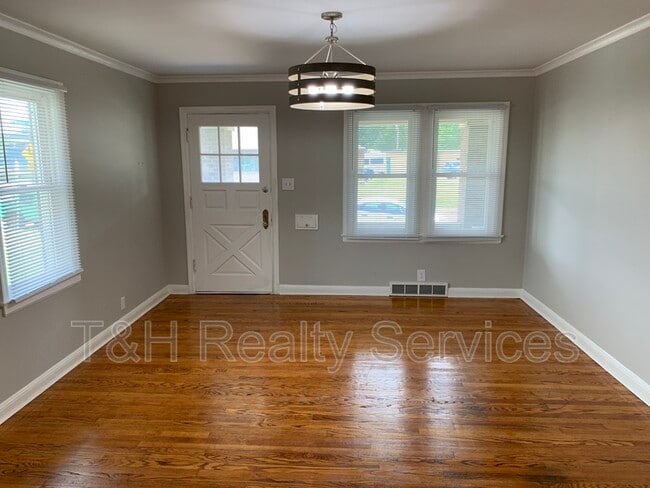 Building Photo - 5166 Winthrop Ave