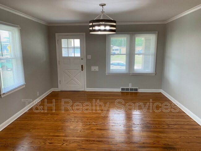 Foto del edificio - 5166 Winthrop Ave