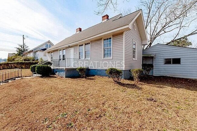 Foto del edificio - 250 Columbia Rd