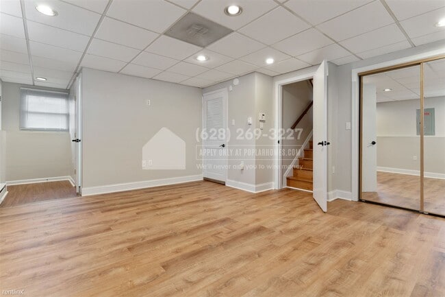 Building Photo - 3 br, 2 bath House - 811 Carriage House Ln -