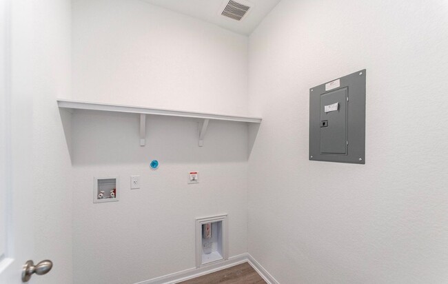 Building Photo - 11130 Hollinger Cir