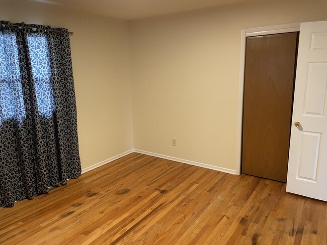 Building Photo - 2919 Ridgecrest Dr