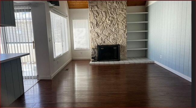 Living - 2481 S Xanadu Way