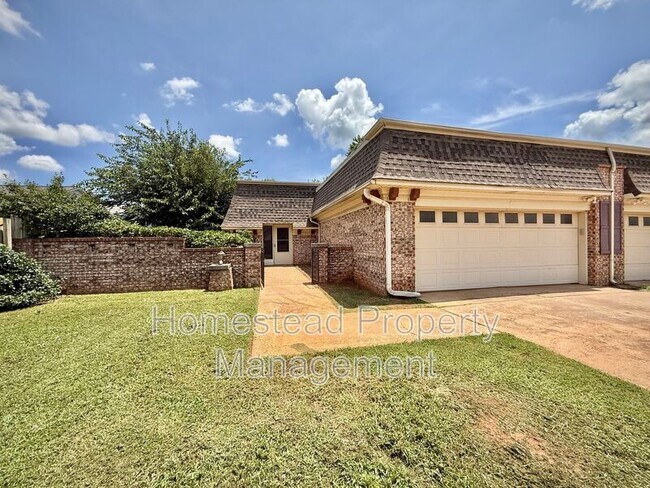 Foto del edificio - 12308 Green Valley Dr
