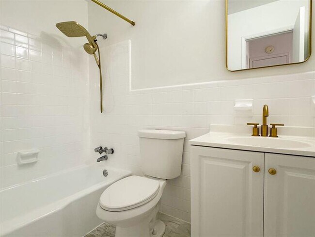 Building Photo - 1816 E Oakland Park Blvd