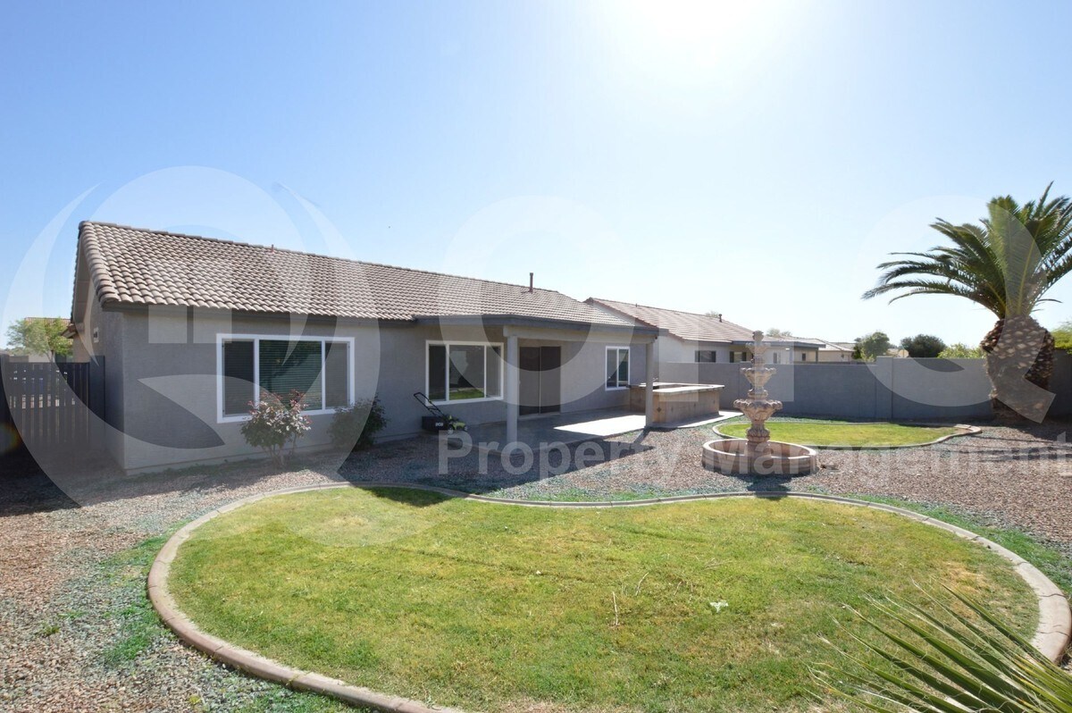 Foto del edificio - 3866 E Lambeth Pl