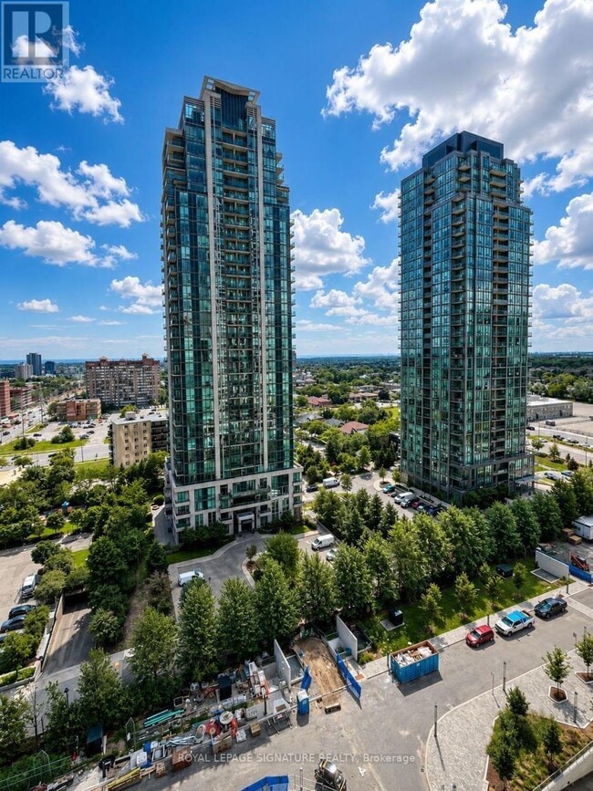 Building Photo - 30 Elm Dr W