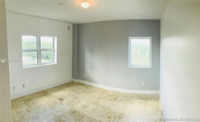 Building Photo - DUO CONDOMINIUM WEST