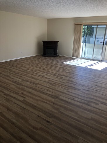 Foto del edificio - 5400 Lindley Ave