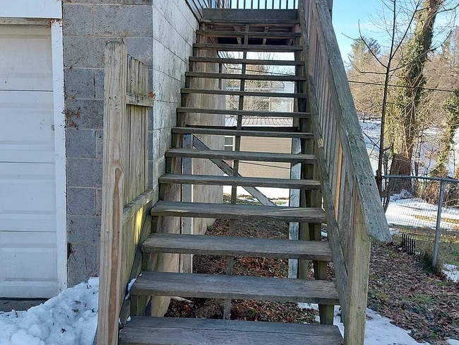 Building Photo - 226 Clyde St