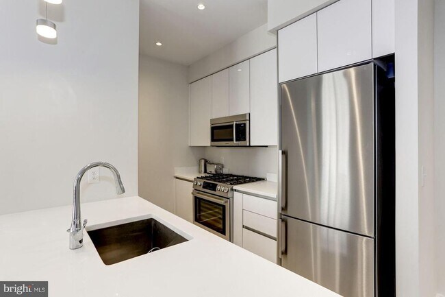 Foto del edificio - 1745 N St NW