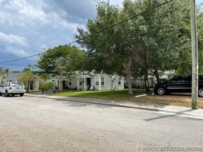 Building Photo - 715 8th Ave N