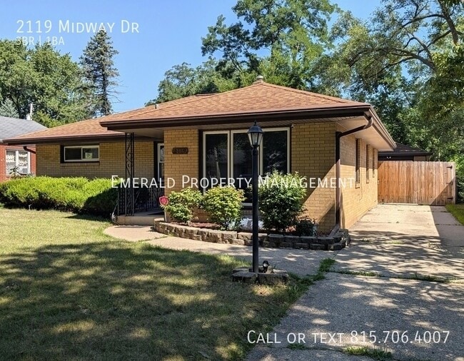 Building Photo - 2119 Midway Dr