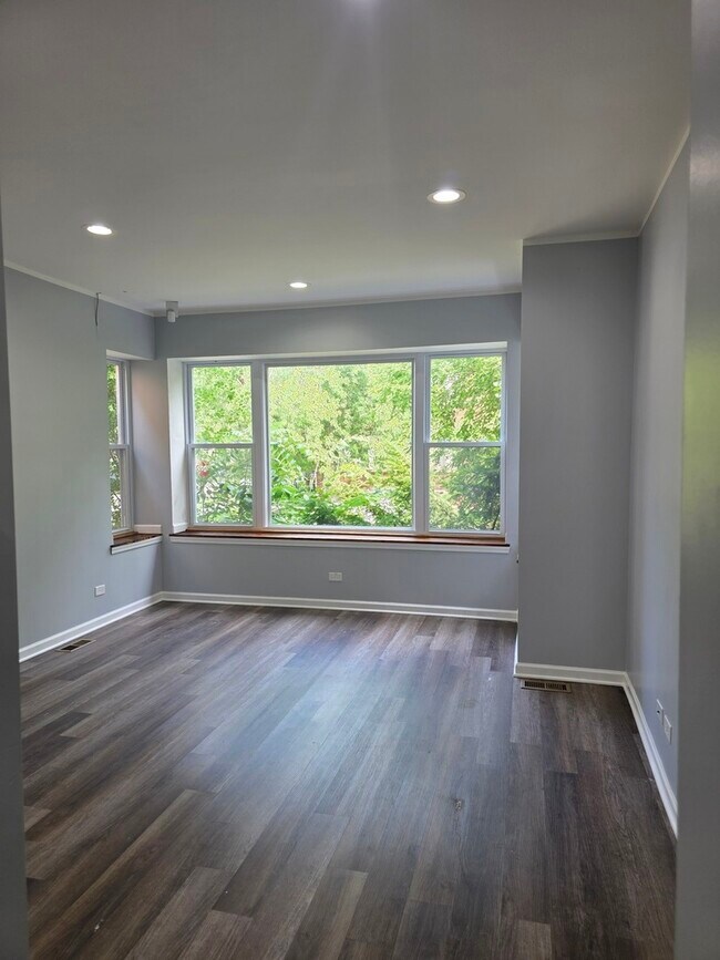Foto del edificio - 1503 E 74th Pl