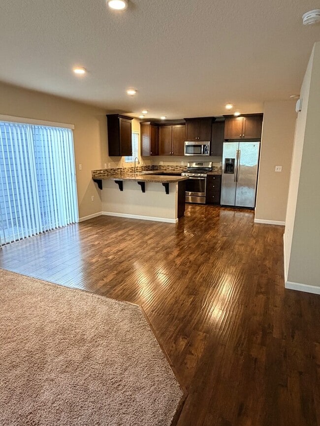 Building Photo - Beautiful Craftsman-Style Home is Ready Fo...
