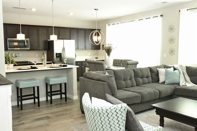 Foto del edificio - 2580 N McArthur Ave