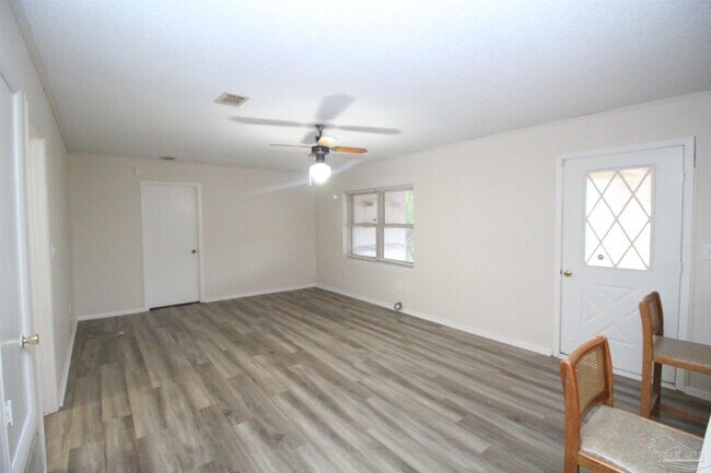 Foto del edificio - 5709 Perkins St