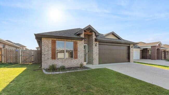 Foto del edificio - "Homey 4-Bedroom House in Bentonville – 1,433 Sq. Ft. of Comfort!"